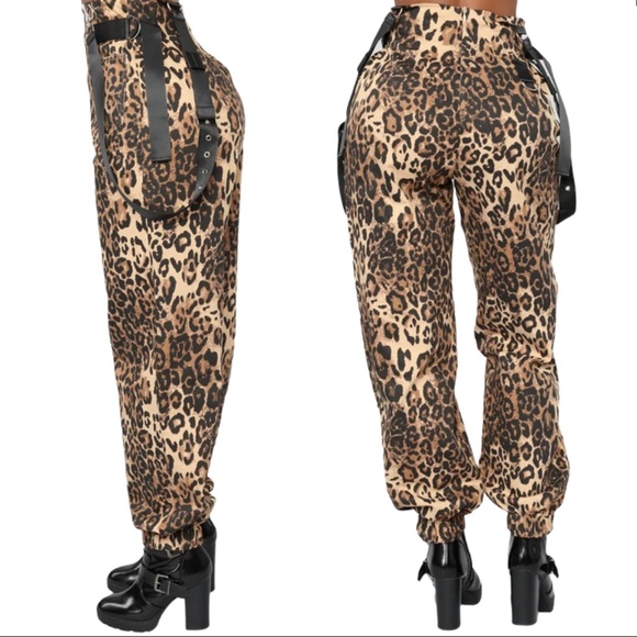 Fashion Nova Don't Get Suspended Leopard Pants - Picture 4 of 4